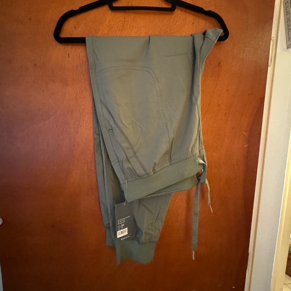 Scrub joggers